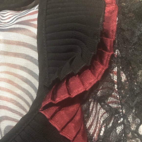 Size S LINDI tunic style black and red top - Picture 8 of 13